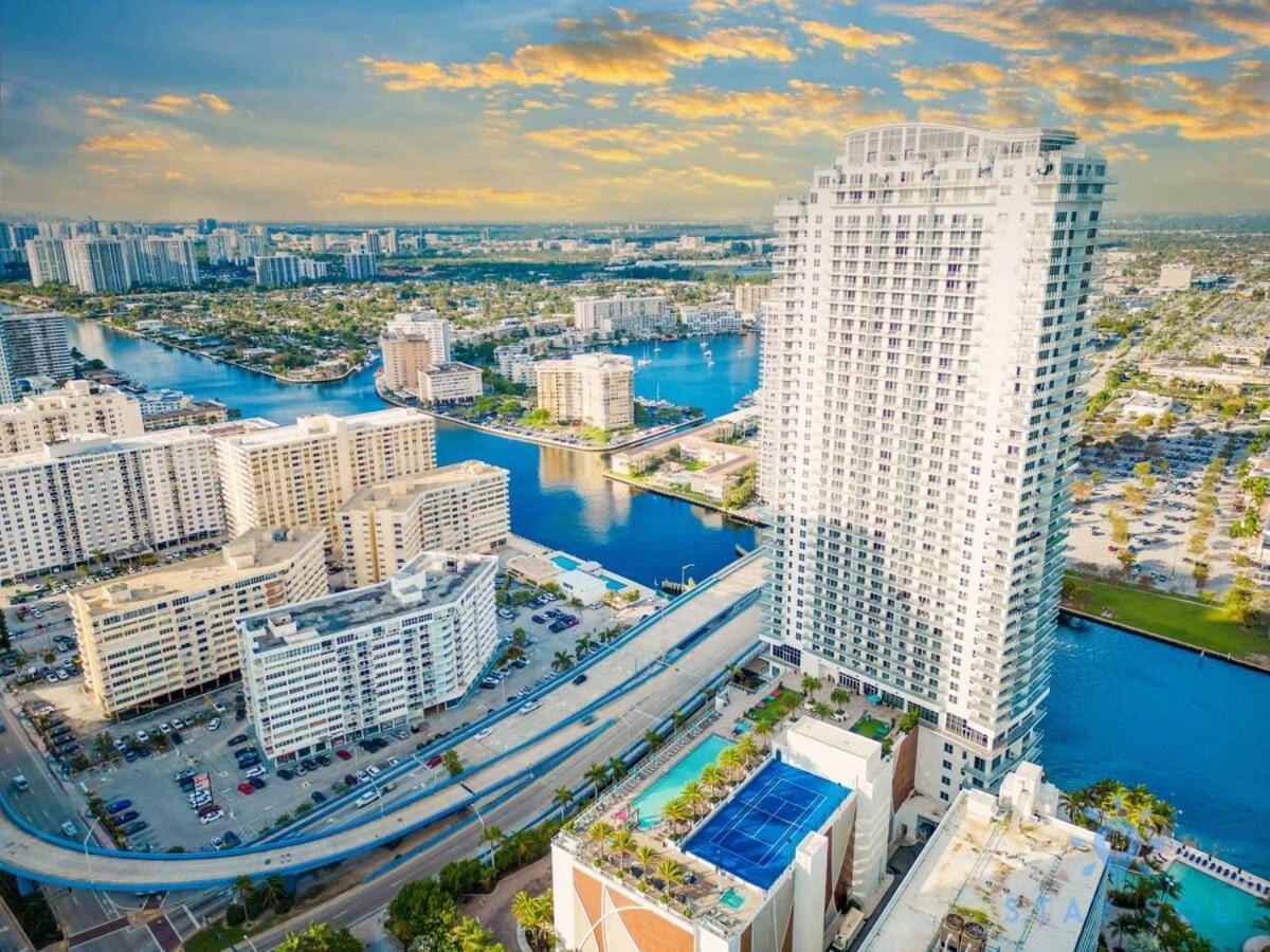 Coastal Relaxation - Parking Included - Amazing Pools Apartment Hollywood Exterior photo