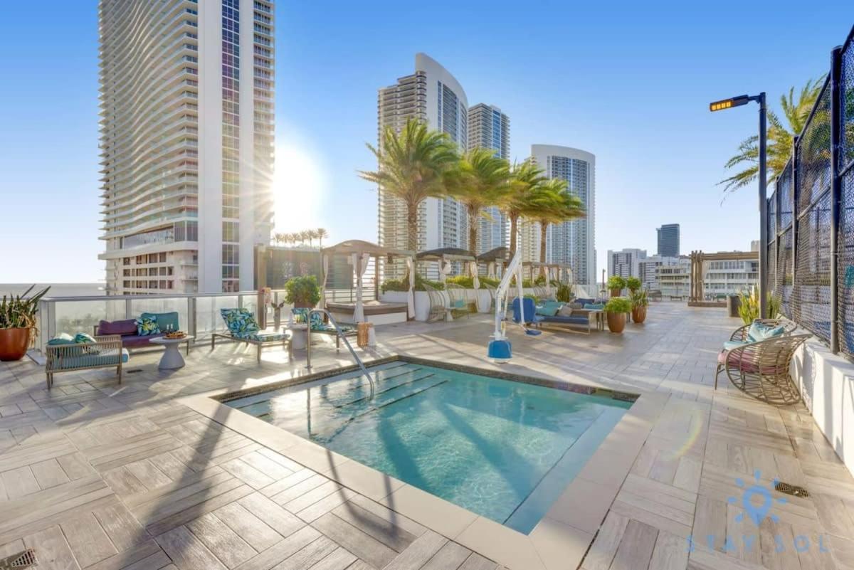 Coastal Relaxation - Parking Included - Amazing Pools Apartment Hollywood Exterior photo