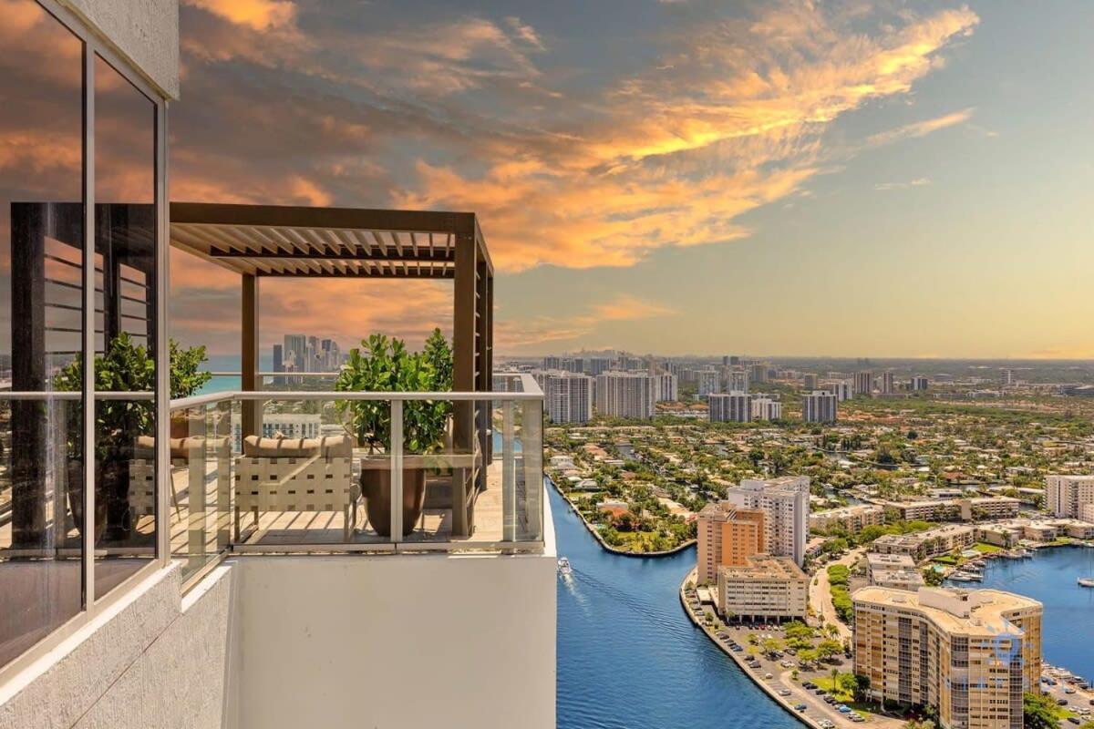 Coastal Relaxation - Parking Included - Amazing Pools Apartment Hollywood Exterior photo