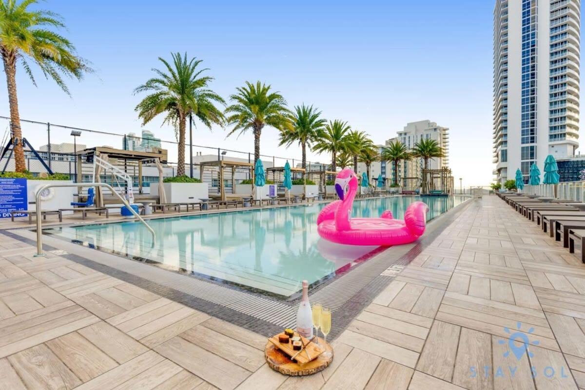 Coastal Relaxation - Parking Included - Amazing Pools Apartment Hollywood Exterior photo